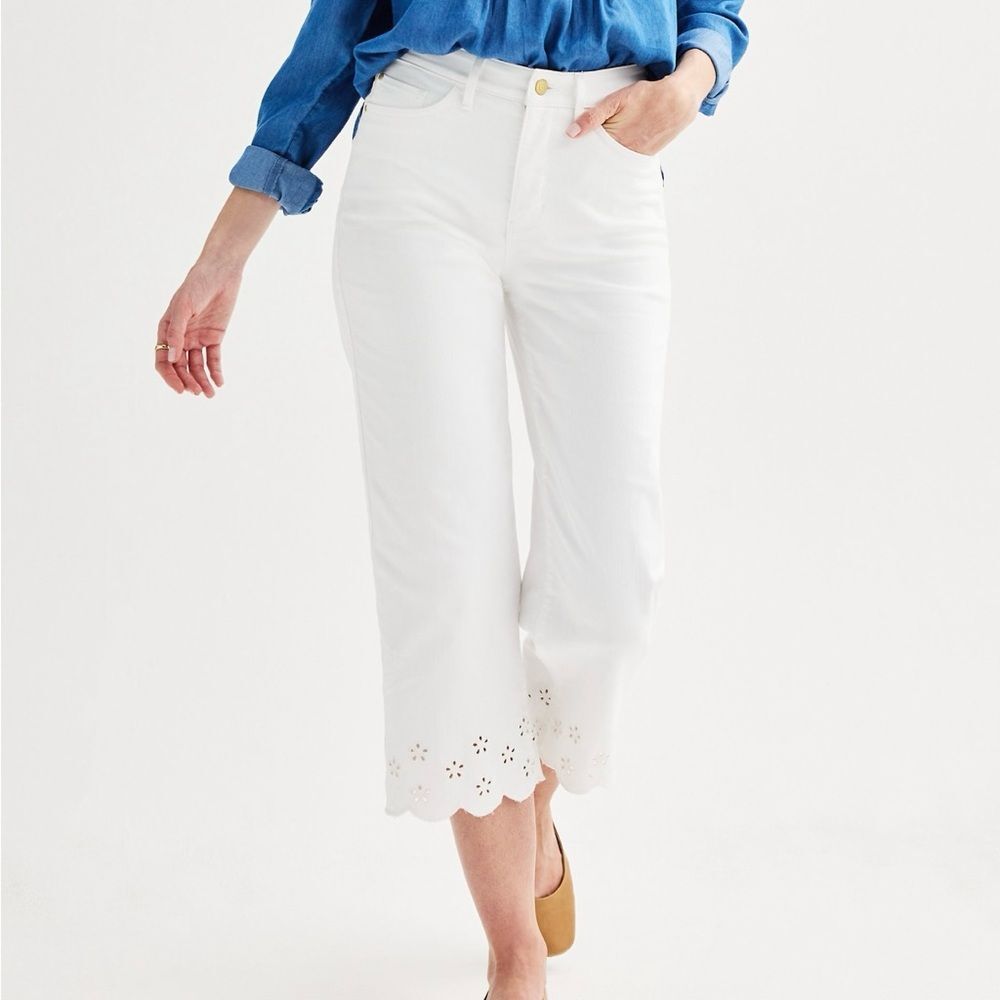 Croft & Barrow Mid Rise Crop Eyelet Floral Hem Denim White Pants NWT